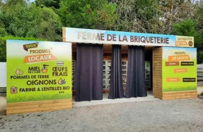 La-Ferme-de-la-Briqueterie-distributeur-automatique-8211-Vauchassis_2742059