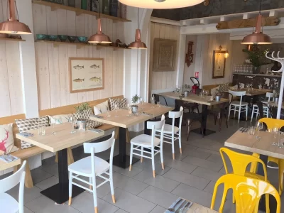 La-Petite-Table_479710