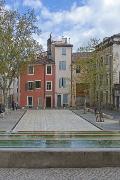 La-Place-du-Chapitre-8211-Nimes_1691731