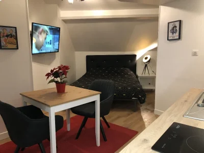 La-Villa-des-remparts-8211-Sous-les-projecteurs-8211-Lisieux_2572236