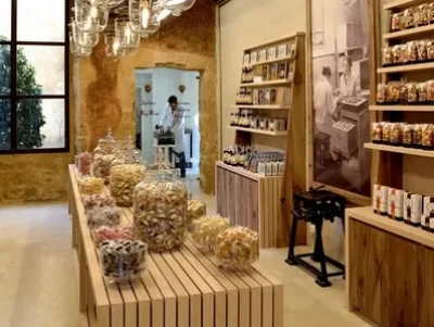 La-boutique-d039Aix-en-Provence-8211-Confiserie-du-Roy-Rene-8211-Aix-en-Provence_3100284