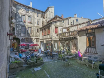 La-cour-du-Temple-8211-Limoges_2368453