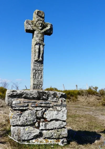 La-croix-du-Cayre-8211-Argences-en-Aubrac_2229388