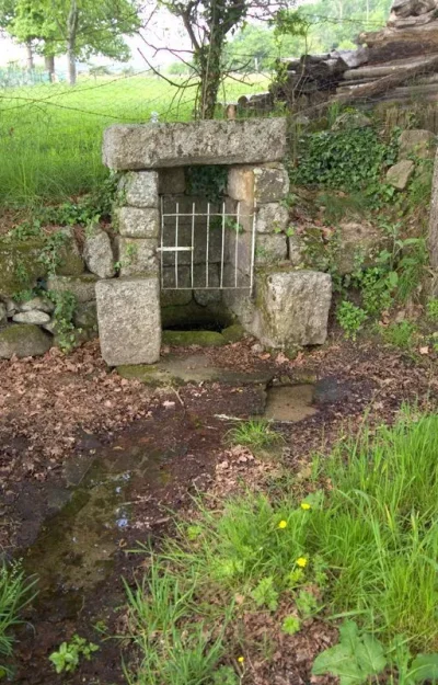 La-fontaine-de-la-Mazeire-8211-La-Sauniere_2632375