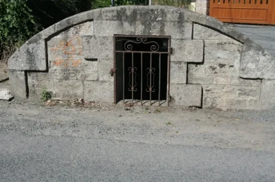 La-fontaine-et-le-lavoir-de-Teyrat-8211-Saint-Laurent_2921384