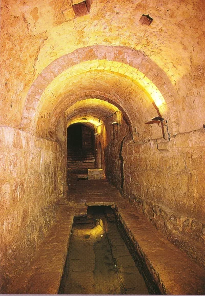 La-fontaine-souterraine-8211-Airvault_2836589