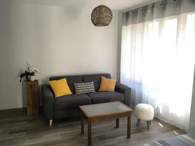 La-petite-maison-quotSouliersquot-8211-Nogent-le-Roi_1371336