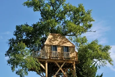 Le-Chateau-de-Labro-et-sa-Cabane-Perchee-8211-Onet-le-Chateau_2228222