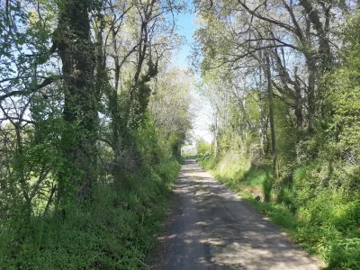 Le-Lambon-une-vallee-secrete-8211-parking-haut-base-de-loisirs-du-Lambon_1070007