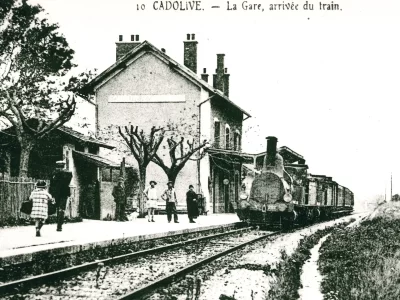 Le-Mont-Julien-et-la-Grotte-des-Fees_712615