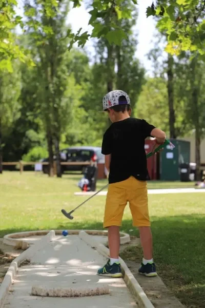 Le-P039tit-Mousse-8211-Location-de-bateaux-mini-golf-amp-buvette-8211-Les-Villages-Voveens_2311038