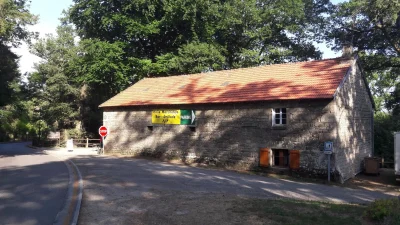 Le-Paturadou-Halle-marchande-8211-Beaumont-du-Lac_2300278