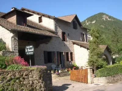 Le-Roucadel-groupes-8211-Peyreleau_2252823