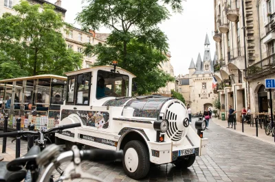 Le-Train-Touristique-electrique-de-Bordeaux-–-by-France-Voguette-8211-Bordeaux_2820450