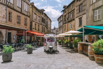 Le-TukTuk-et-la-Benedictine-de-Limoges_1106762