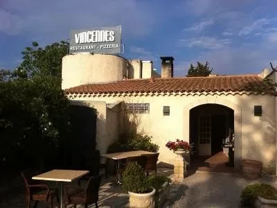 Le-Vincennes-8211-a-l039ombre-des-Pins_543452