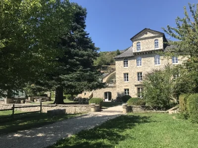 Les-Distinguees-8211-L039Ayral-8211-Gaillac-d039Aveyron_2245850