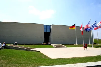 Les-Etonnants-Patrimoines-Visites-guidees-en-famille-au-Memorial-de-Caen-8211-18-10-2025-8211-Caen_2589805