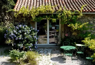 Les-Jardins-de-Lumiere-8211-Gite-des-Lumieres-8211-Brusque_2263789