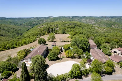 Les-Lumieres-du-Causse-8211-La-Vieille-Dame-8211-Bellefont-La-Rauze_2942044