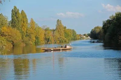 Les-Mariniers-du-Jean-Bricau-croisiere-en-futreau-traditionnel-sur-le-Cher-8211-Veretz_1715116