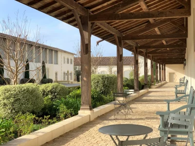 Les-Secrets-de-l039Elevage-au-Chateau-Tronquoy-8211-Saint-Estephe_1354650-1