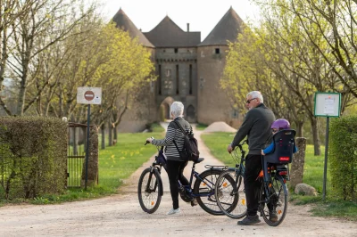 Les-Velos-de-Cluny-8211-Location-de-velos-8211-Cluny_3822684