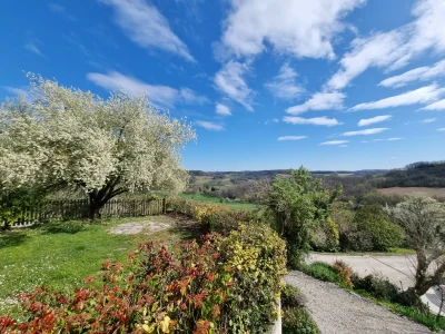 Les-collines-du-Quercy-Blanc-8211-La-Forge-8211-Castelnau-Montratier-Sainte-Alauzie_2445187