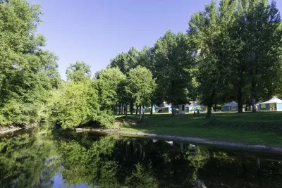 Les-etapes-Andre-Trigano-Les-rives-de-la-Dordogne-8211-Domme_2864400
