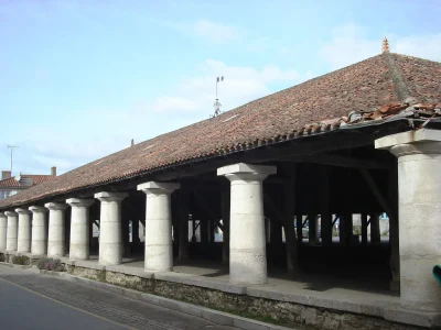 Les-halles-de-Moutiers-8211-Moutiers-les-Mauxfaits_2199438