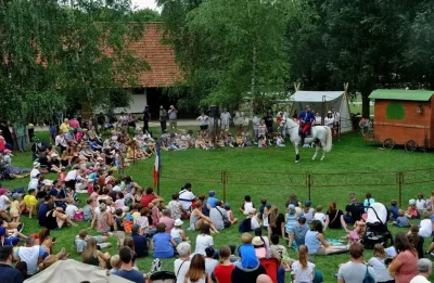Les-jeudis-festifs-8211-theatre-equestre-a-Liourdres-8211-14-08-2025-8211-Liourdres_2861804