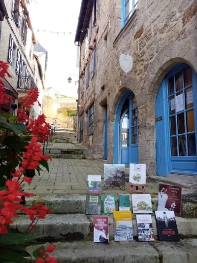 Les-mots-sucres-sales-8211-Terrasson-Lavilledieu_2629896-1