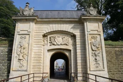 Les-places-de-Meurthe-et-Moselle-8211-la-place-Darche-8211-Longwy_3535402