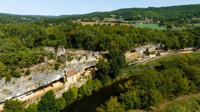Les-vacances-d039ete-au-village-troglodytique-de-la-Madeleine-8211-07-07-2025-8211-Tursac_2815915
