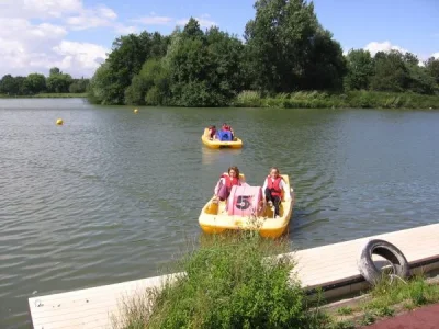 Location-de-paddles-et-pedalos-a-la-base-nautique-et-animations-sur-le-site-de-Belle-Isle-8211-Chateauroux_2699882