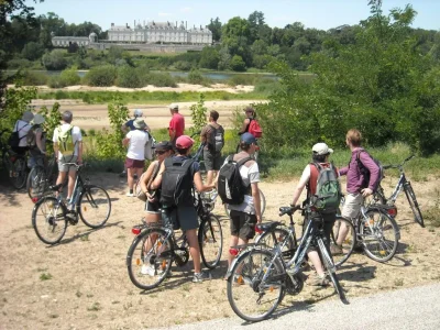 Location-velos-fil-de-la-Loire-avec-l039Observatoire-Loire-8211-Blois_3711952