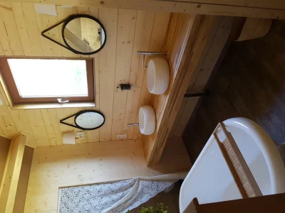 Lodges-en-bois-quotDomaine-de-la-Fauvrierequot-Sword-8211-Sainte-Honorine-de-Ducy_3110365