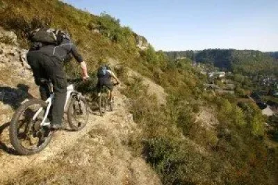 Loisirs-Loc-VTT-groupes-8211-Druelle-Balsac_2257515