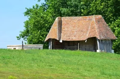 Loubes-Bernac-aux-confins-de-la-Gironde-et-de-la-Dordogne_1069149