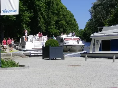 MAISON-DU-PORT-LA-FABRIQUE-8211-HALTE-NAUTIQUE_704192