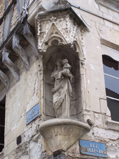 Maison-de-la-Vierge-a-Niort-rue-Saint-Gelais-8211-Niort_2840469