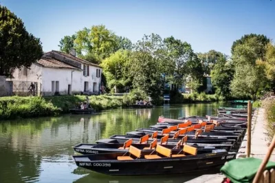 Maison-du-Marais-poitevin-balade-en-barque-1h-a-coulon-8211-04-04-2025-8211-Coulon_2670701