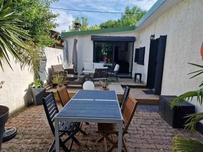 Maisonnette-de-bord-de-riviere-avec-ponton-8211-Saint-Medard-de-Guizieres_3618271