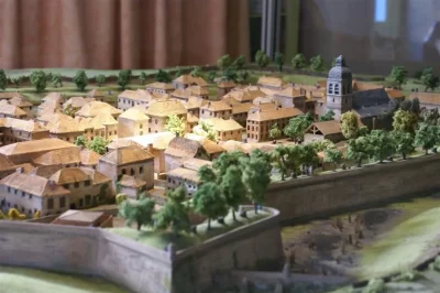 Maquette-de-la-cite-fortifiee-de-Navarrenx_499448
