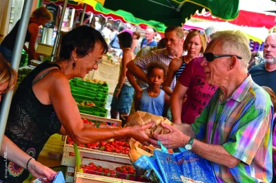Marche-de-producteurs-de-Saint-Yrieix-8211-13-12-2025-8211-Saint-Yrieix-la-Perche_3143398