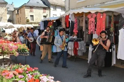 Marche-hebdomadaire-8211-mardi-matin-8211-01-01-2025-8211-Laissac-Severac-l039Eglise_2258198-1