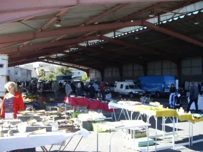 Marches-aux-Puces-8211-19-04-2026-8211-Requista_3449422