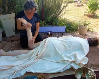 Massage-8211-Soin-energetique-et-holistique-8211-Valerie-Rossi-8211-Viala-du-Tarn_2226310-2