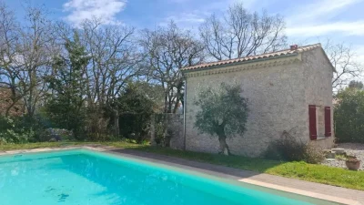 Mazet-provencal-sous-les-chenes-8211-Fuveau_2534849