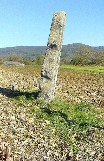 Menhir-de-pierre_347327